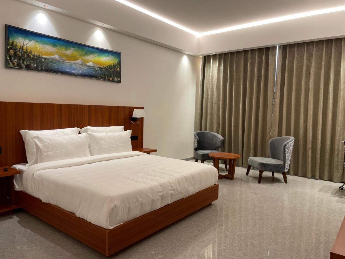 The Mars Resorts Meerut Exteriör bild