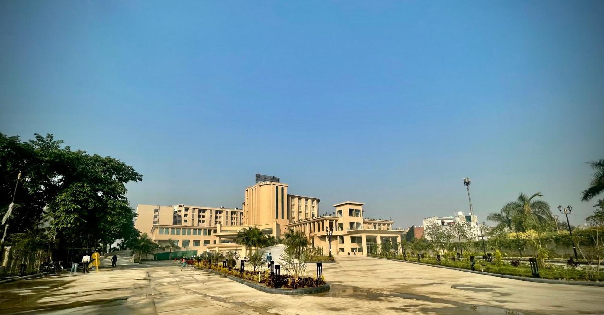 The Mars Resorts Meerut Exteriör bild